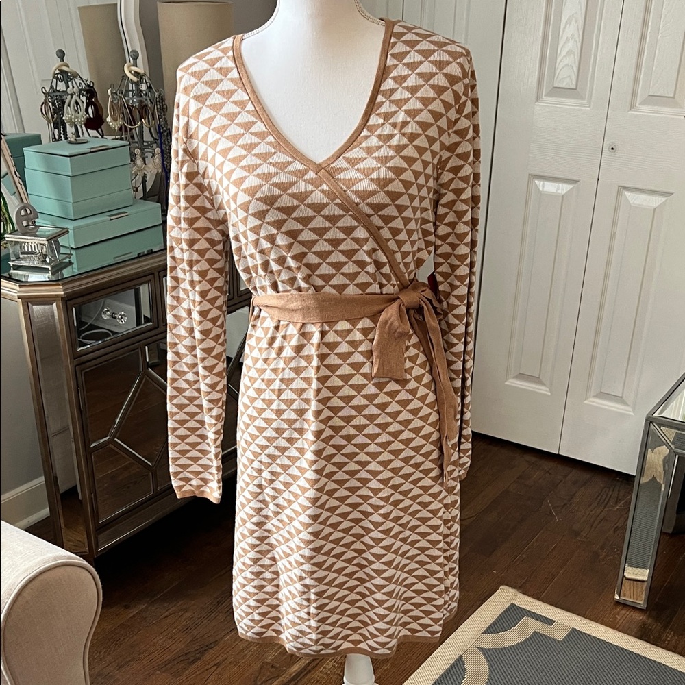 89th & Madison Tan Geometric Knit Dress